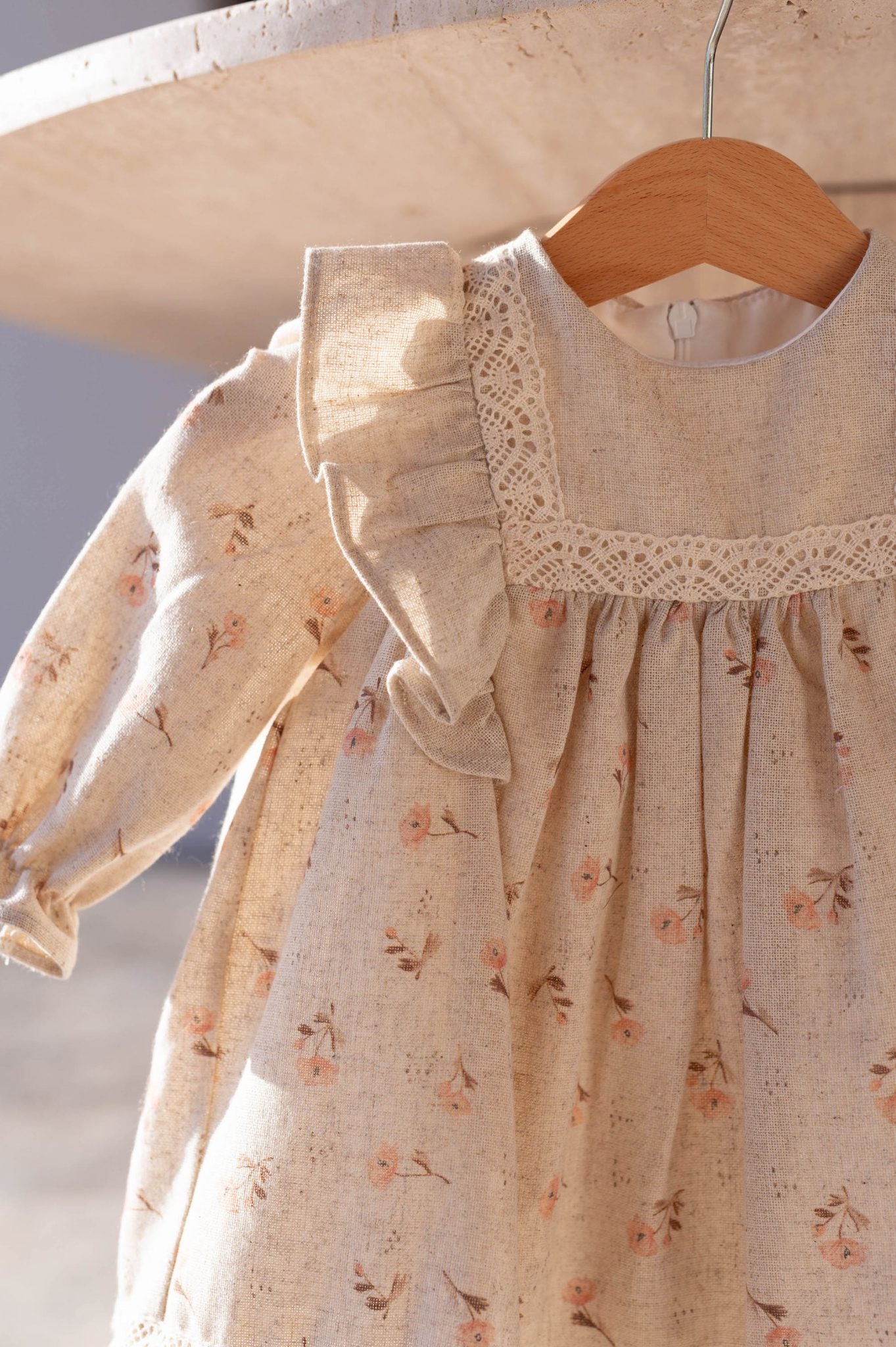 Vestido floral de primavera para niña | Mangas largas | Algodón suave y tejido ligero