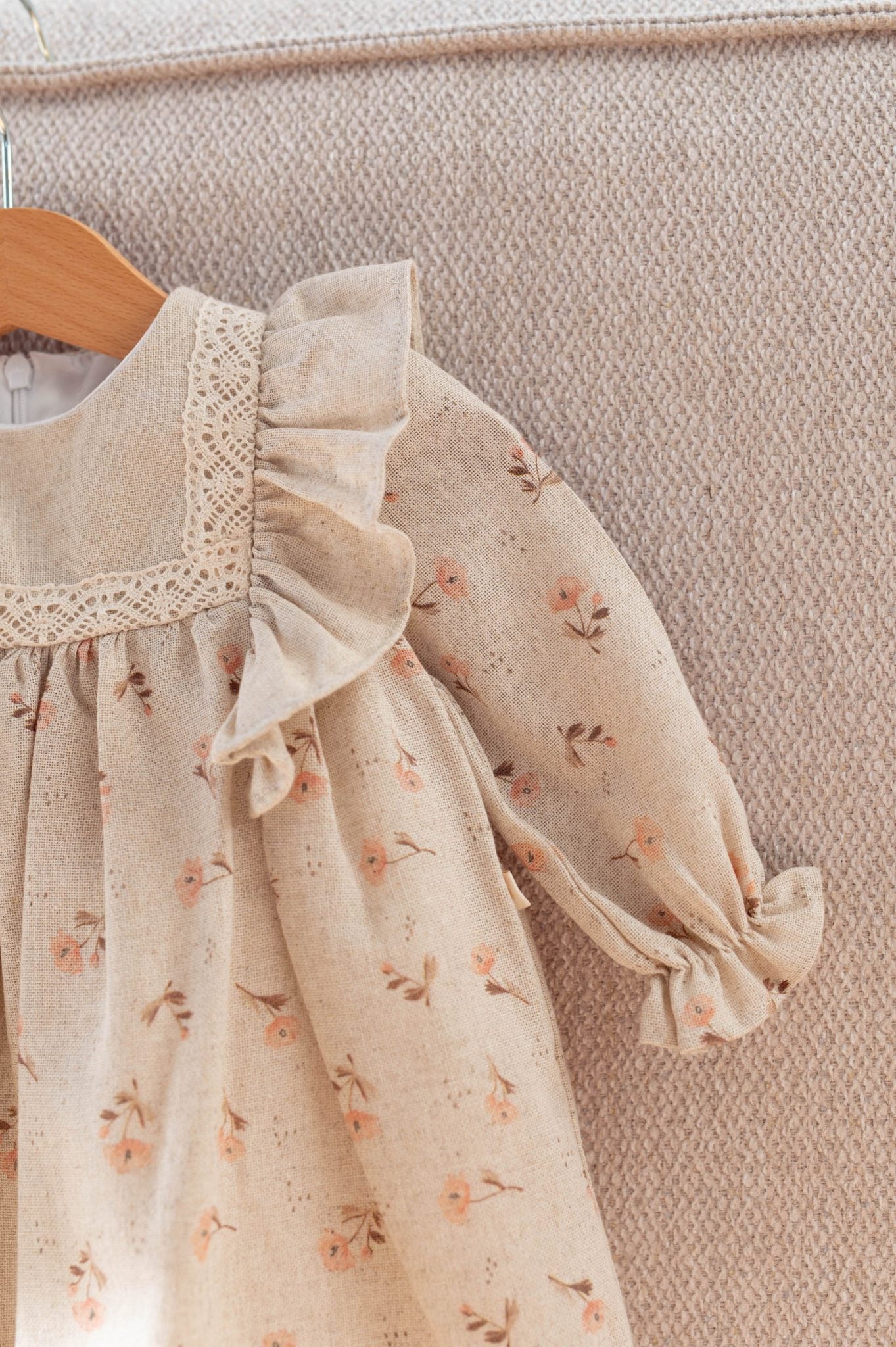 Vestido floral de primavera para niña | Mangas largas | Algodón suave y tejido ligero